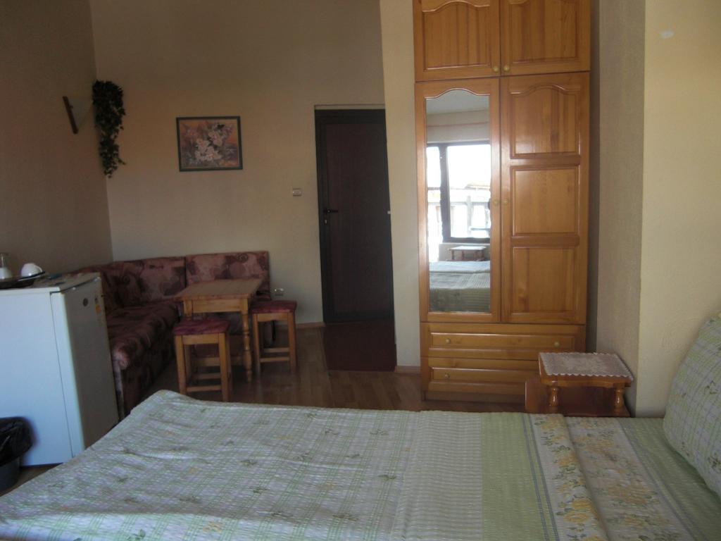 Guest House Antoaneta Nesebar Buitenkant foto